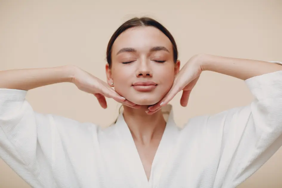 How Glowtox Facials Can Help Combat Oily Skin and Reduce Breakouts